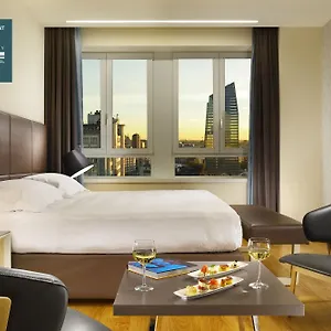 Century 4*, Milaan Italië