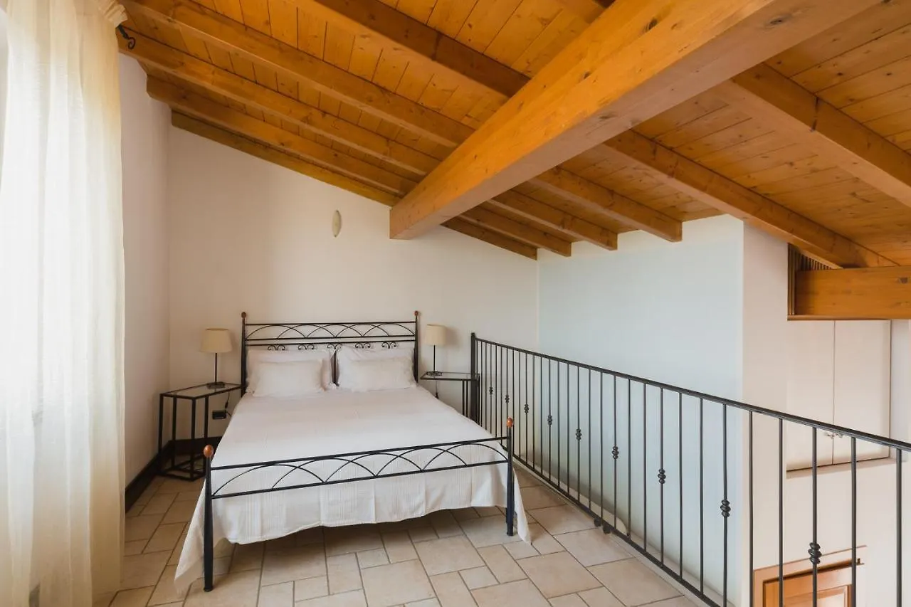 Villa Le Vigne di Adamo à Volta Mantovana 0*,